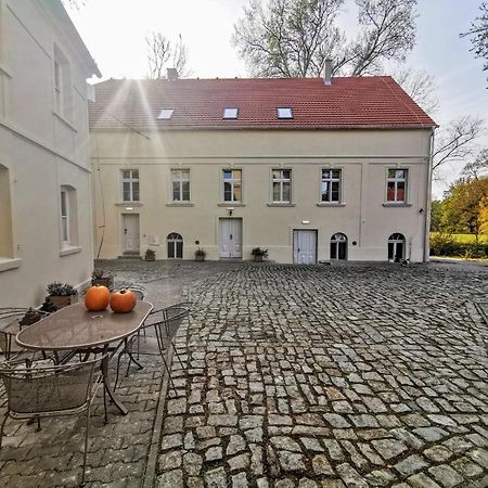 Palac I Folwark Brzeznica Brzeznica  Экстерьер фото