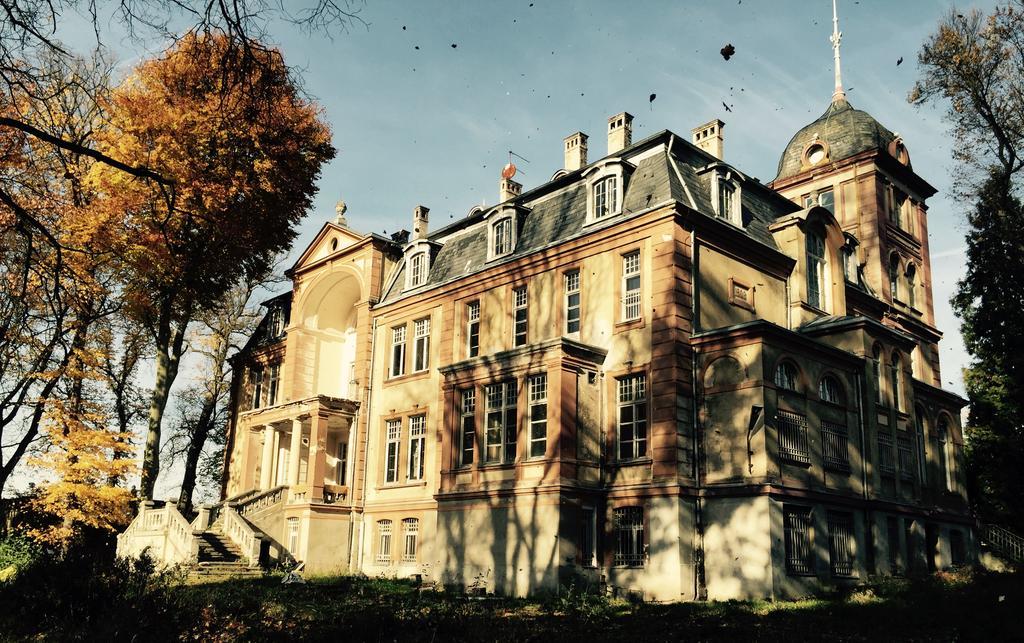 Palac I Folwark Brzeznica Brzeznica  Экстерьер фото